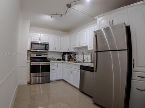 20100 W Country Club Dr 504, Aventura FL 33180
