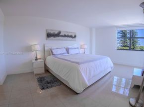 20100 W Country Club Dr 504, Aventura FL 33180
