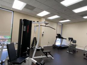20100 W Country Club Dr 504, Aventura FL 33180