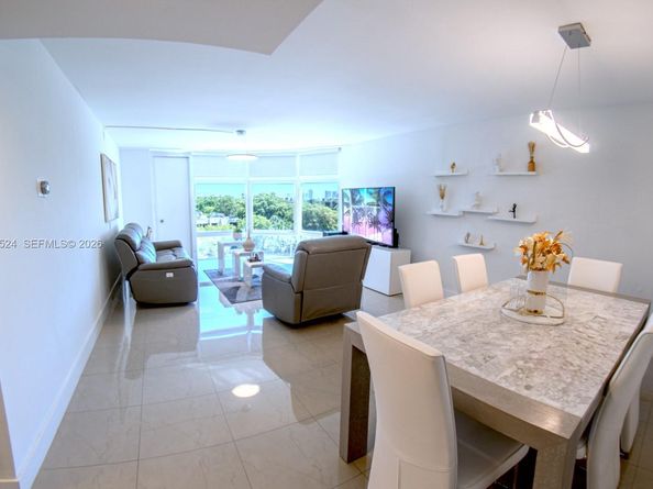 20100 W Country Club Dr 504, Aventura FL 33180