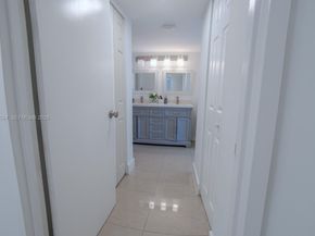 20100 W Country Club Dr 504, Aventura FL 33180