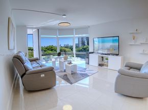 20100 W Country Club Dr 504, Aventura FL 33180