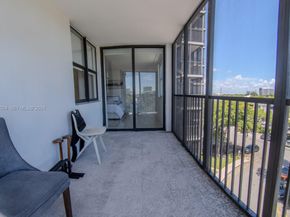 20100 W Country Club Dr 504, Aventura FL 33180