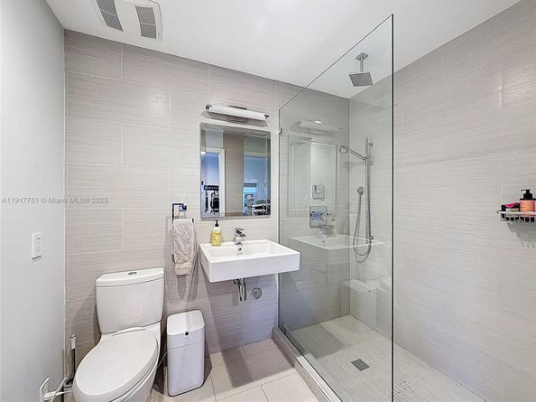 1031 N 16th Ave, Hollywood FL 33020