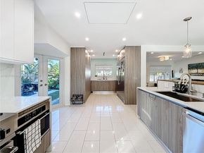 1031 N 16th Ave, Hollywood FL 33020