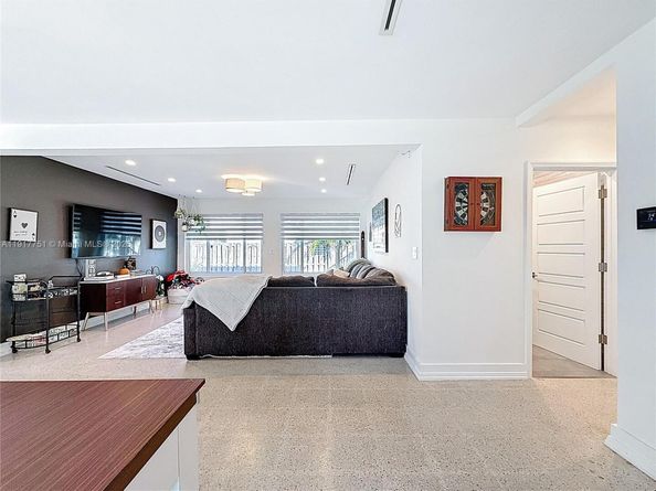 1031 N 16th Ave, Hollywood FL 33020