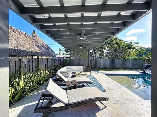 1031 N 16th Ave, Hollywood FL 33020