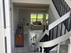 562 NW 98th Ct 562, Miami FL 33172