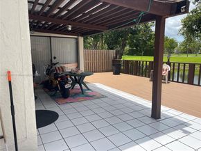 562 NW 98th Ct 562, Miami FL 33172