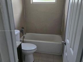 1420 NW 111th St, Miami FL 33167