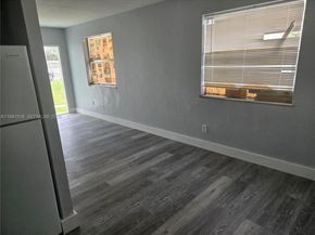 1420 NW 111th St, Miami FL 33167