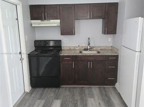 1420 NW 111th St, Miami FL 33167