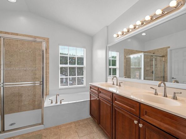 9719 Darlington Pl, Cooper City FL 33328