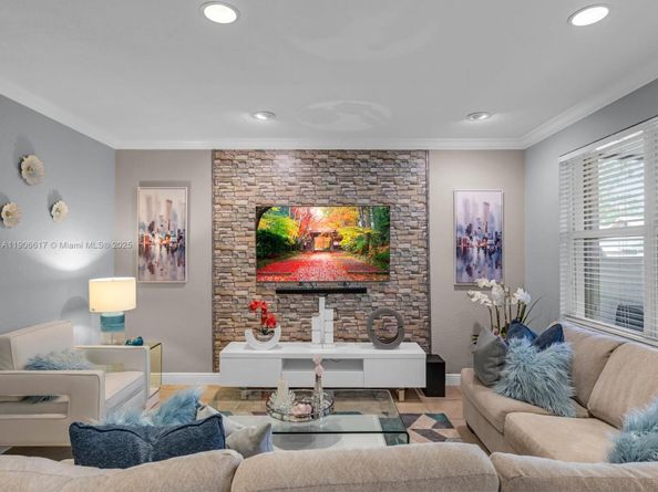 9719 Darlington Pl, Cooper City FL 33328