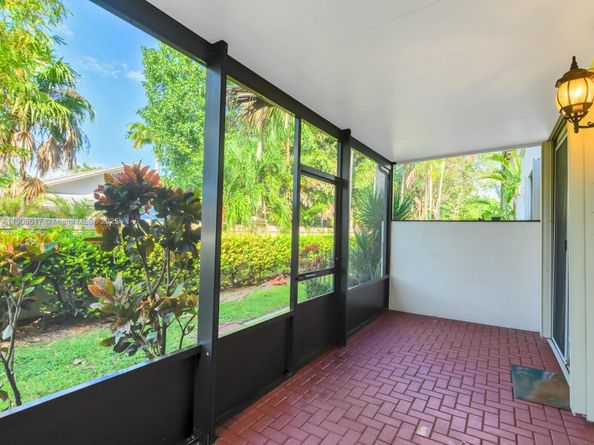 9719 Darlington Pl, Cooper City FL 33328