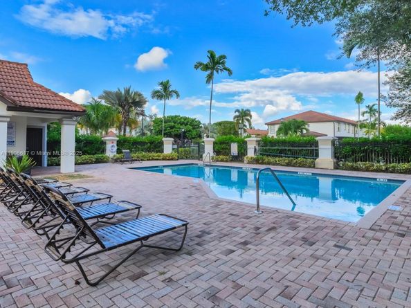 9719 Darlington Pl, Cooper City FL 33328