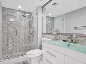 325 S Biscayne Blvd 2519, Miami FL 33131