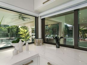 11861 NW 4th St, Plantation FL 33325