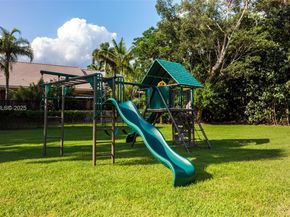 11861 NW 4th St, Plantation FL 33325