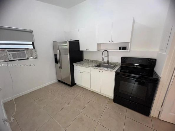 128 NW 53rd St, Miami FL 33127