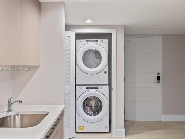 1150 101st St PH 702, Bay Harbor Islands FL 33154