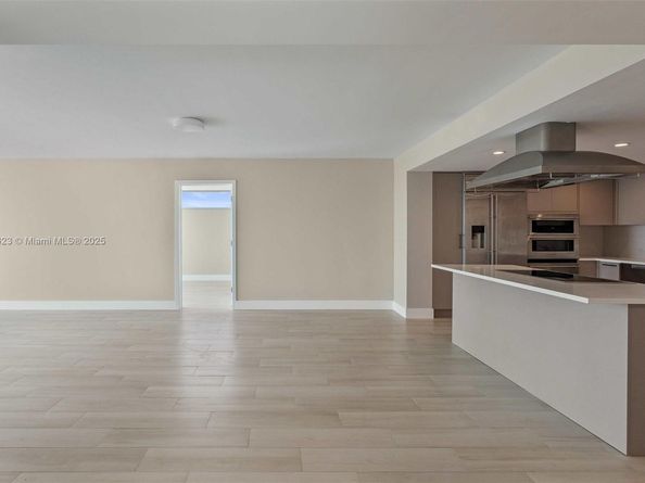 1150 101st St PH 702, Bay Harbor Islands FL 33154