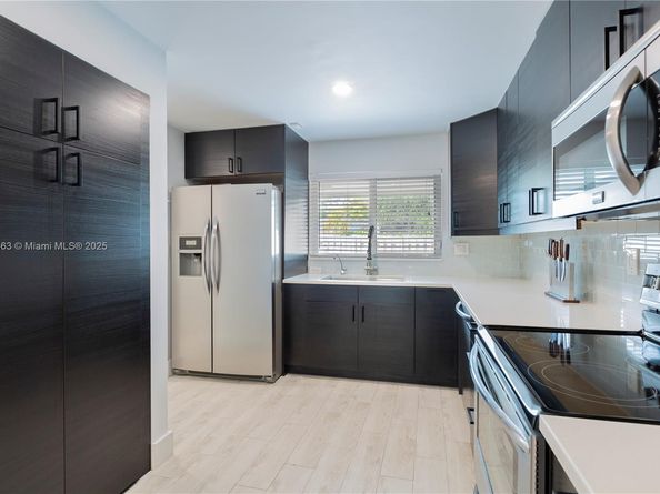 8225 SW 81st Ct, Miami FL 33143