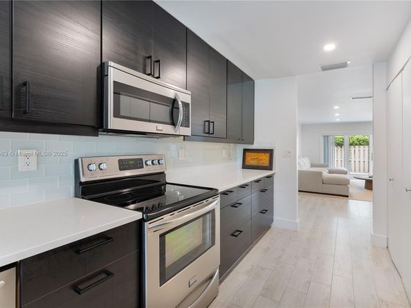 8225 SW 81st Ct, Miami FL 33143