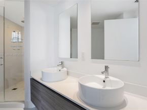 121 NE 34th St 1204, Miami FL 33137