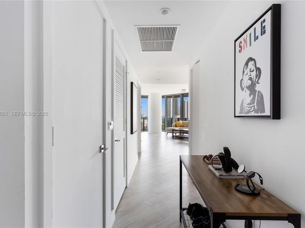 121 NE 34th St 1204, Miami FL 33137