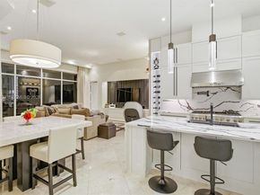 611 Sweet Bay Ave, Plantation FL 33324