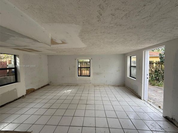 26 NE 60th St, Miami FL 33137