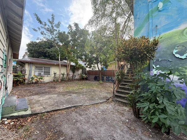 26 NE 60th St, Miami FL 33137