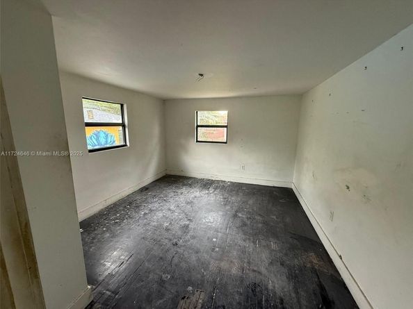 26 NE 60th St, Miami FL 33137