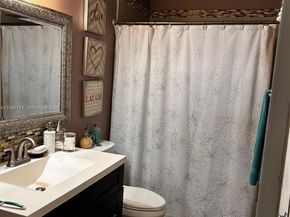 8404 N Missionwood Cir, Miramar FL 33025