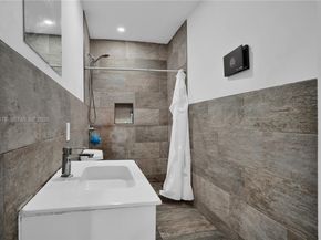 2211 NW 82nd St, Miami FL 33147