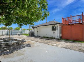 2211 NW 82nd St, Miami FL 33147