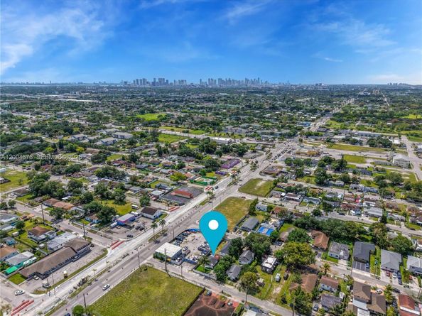 2211 NW 82nd St, Miami FL 33147