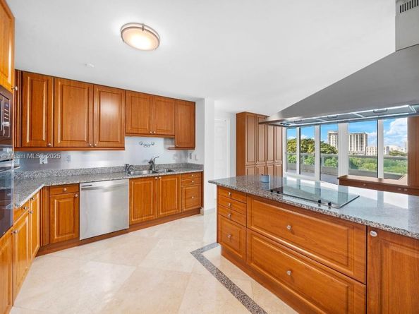 1643 Brickell Ave 1002, Miami FL 33129