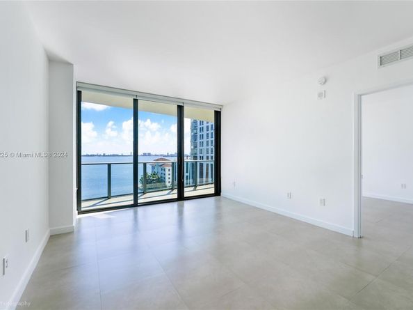 460 NE 28th St 806, Miami FL 33137