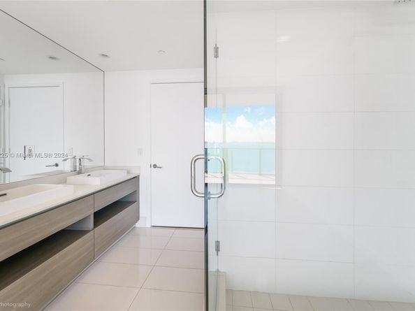 460 NE 28th St 806, Miami FL 33137