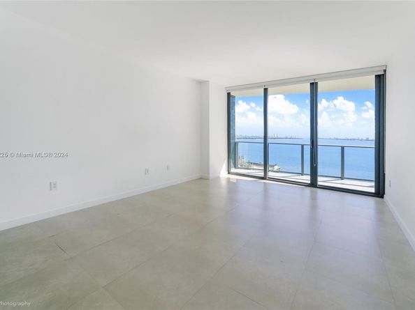 460 NE 28th St 806, Miami FL 33137