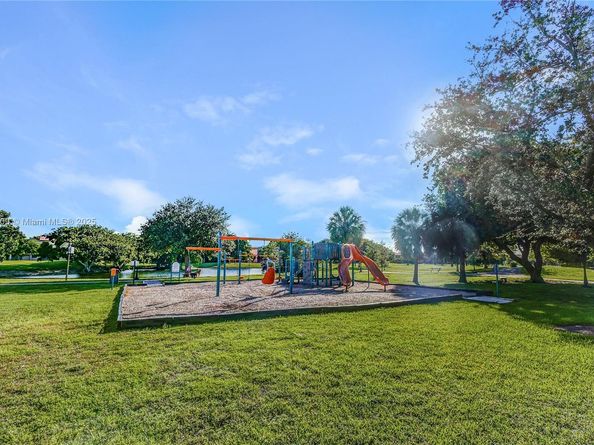 10077 NW 5th Ter 10077, Miami FL 33172