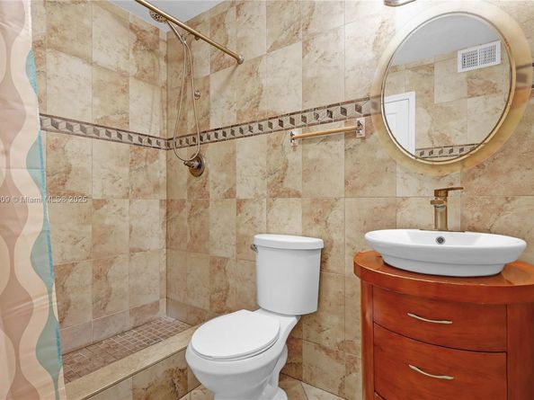 10077 NW 5th Ter 10077, Miami FL 33172