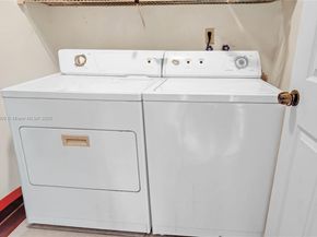10077 NW 5th Ter 10077, Miami FL 33172