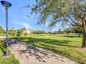 10077 NW 5th Ter 10077, Miami FL 33172