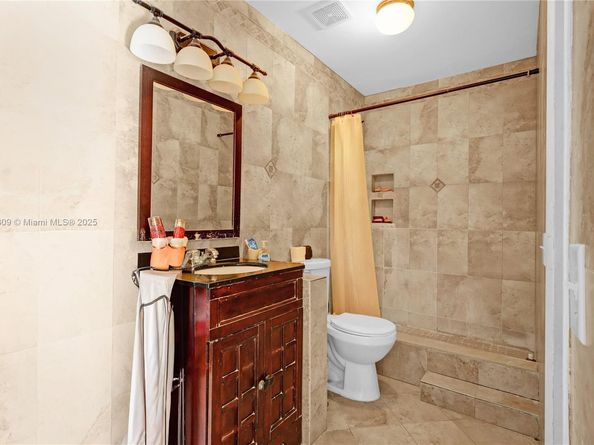 10077 NW 5th Ter 10077, Miami FL 33172