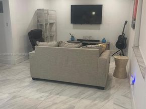 2145 Pierce St 422, Hollywood FL 33020