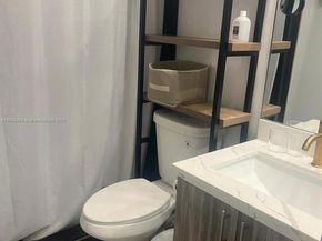 2145 Pierce St 422, Hollywood FL 33020