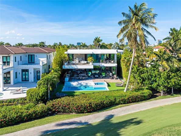 450 W 62nd St, Miami Beach FL 33140